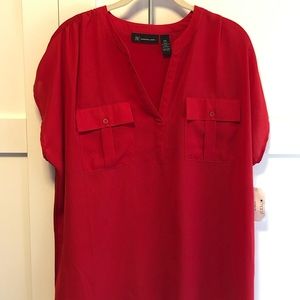 Women’s red short sleeve top